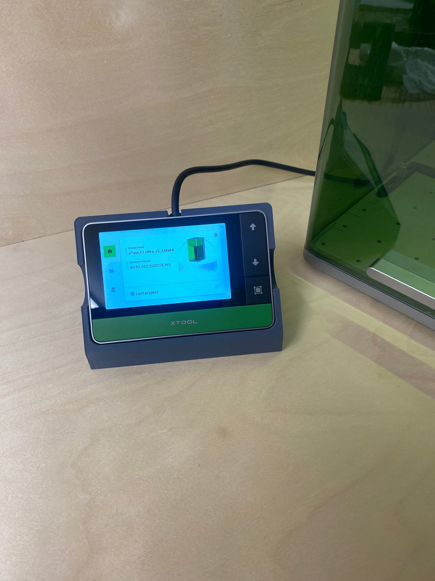 Holder til lcd skjerm. F1 Ultra