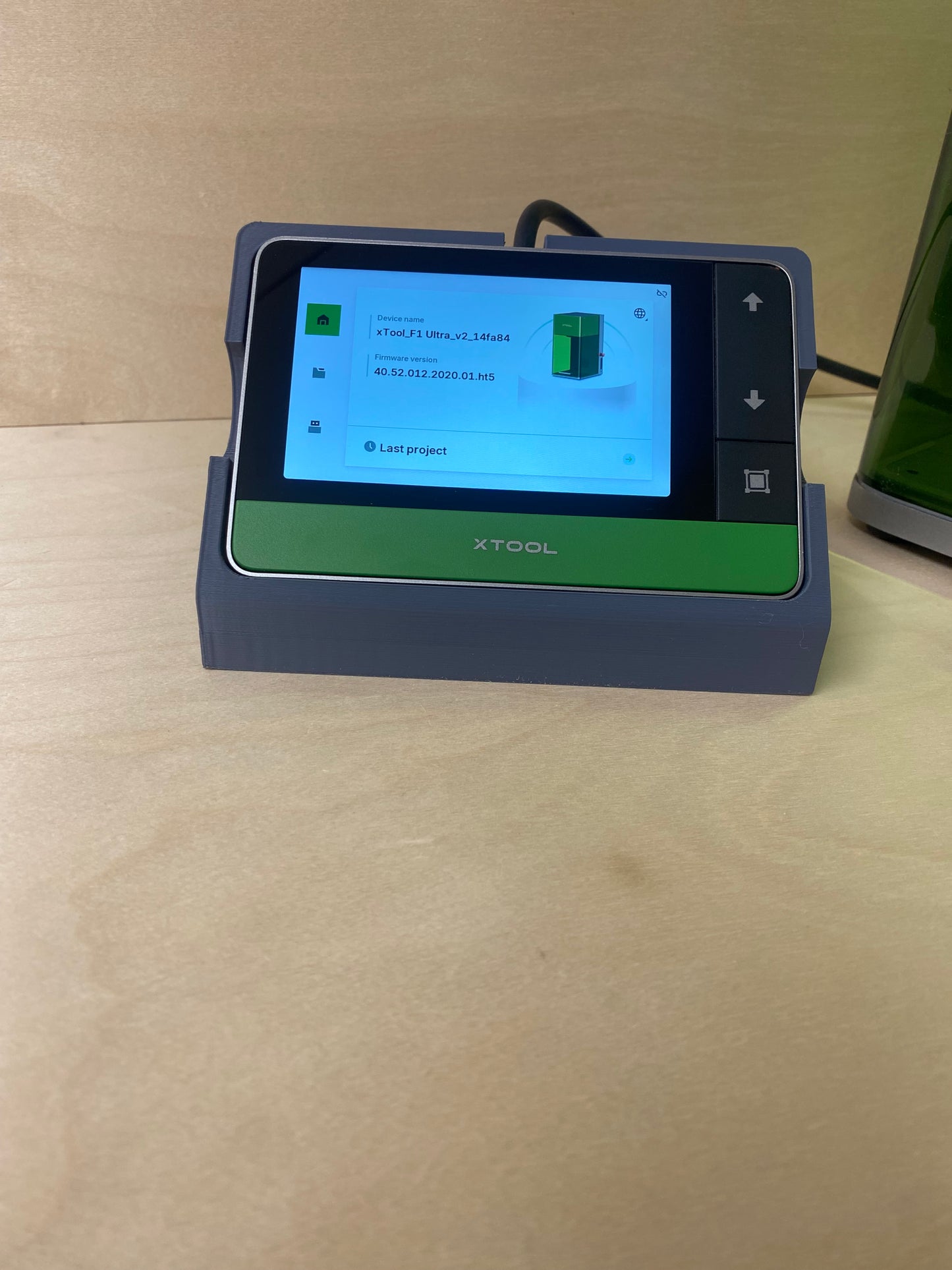 Holder til lcd skjerm. F1 Ultra