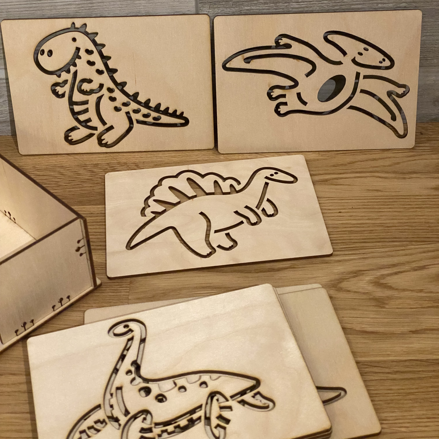 Tegnesjablonger i tre – Dinosaurer (9stk)