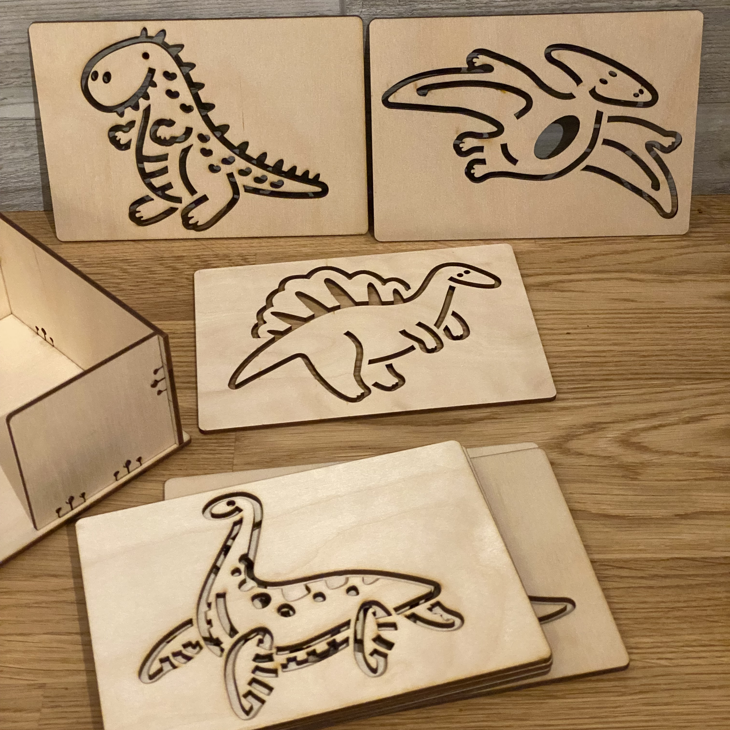 Tegnesjablonger i tre – Dinosaurer (9stk)