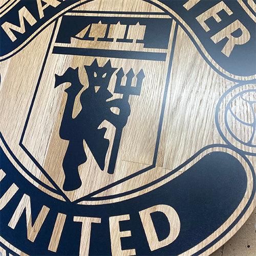 Personlig supporterskilt i tre – Manchester United-design