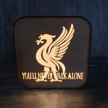 Lampe med utskåret med Liverpool fc motiv